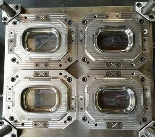 Plastic container mould
