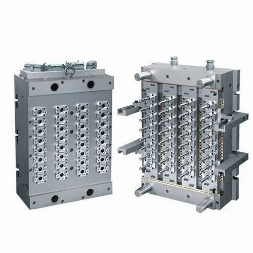 Plastic injection mould tooling
